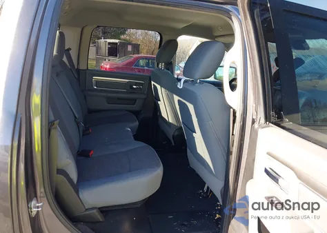 2018 Ram 1500 Big Horn 4X4 5'7 Box z USA, uszkodzony, nr VIN 1C6RR7LT1JS323997